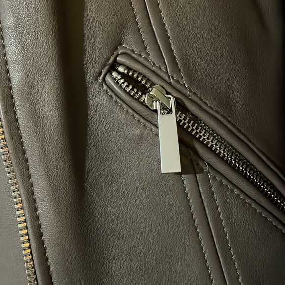 London Fog 100% LEATHER Shell. 100% Polyester Lining. - Picture 3 of 8